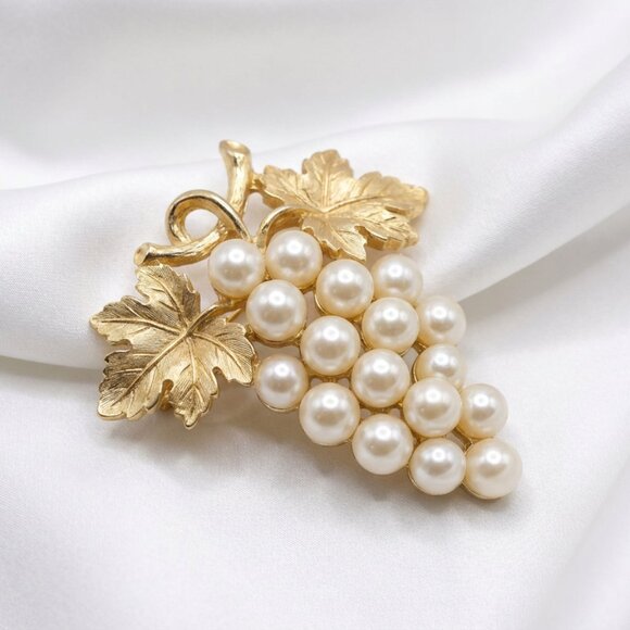 Vintage Gold Tone Brooch Pin Trio | Leaf, Feather, & Faux Pearl Grape Cluster - Picture 2 of 6